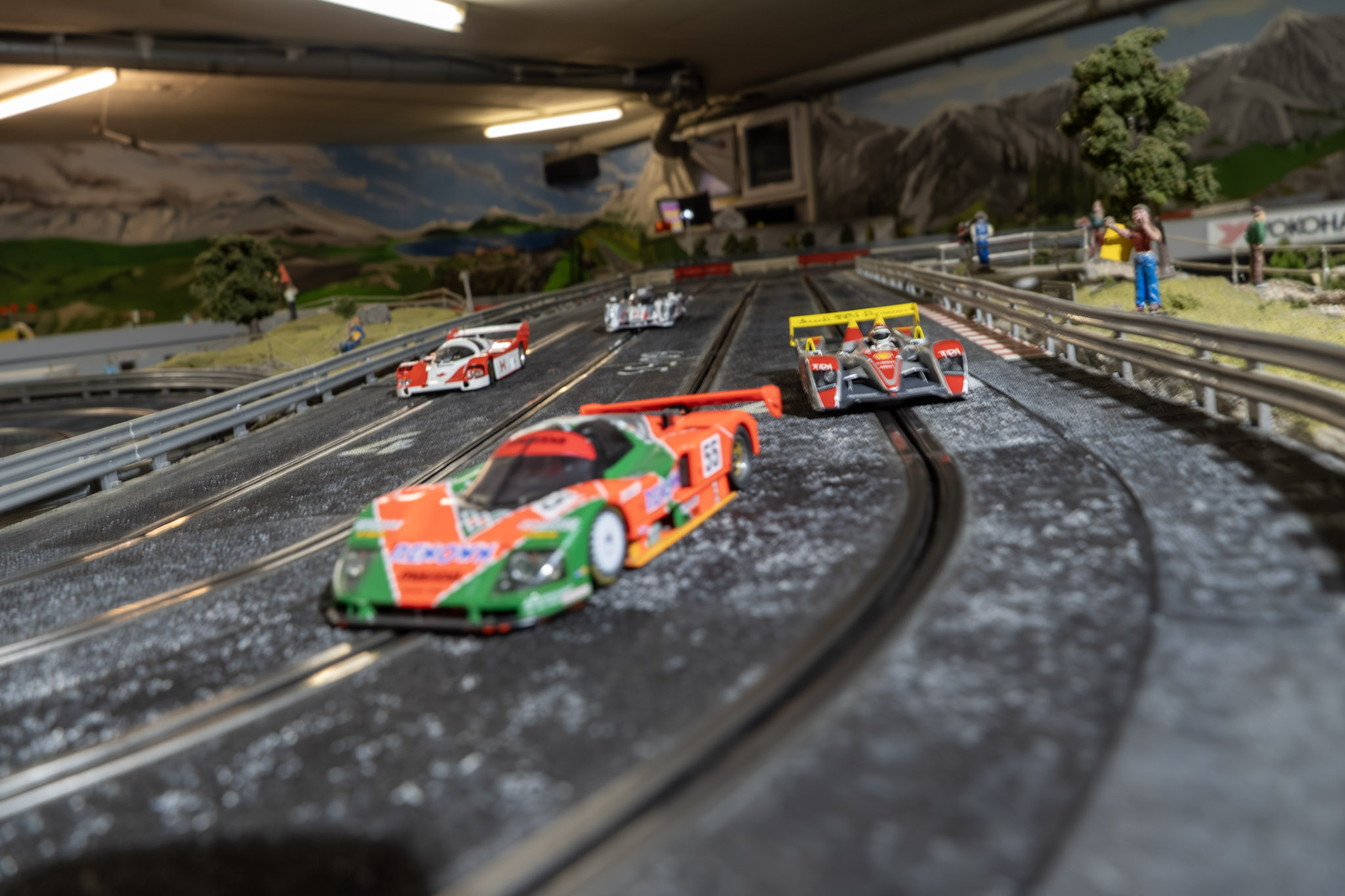 Slotcars im Rennen auf dem Corso Helvetica in Obfelden